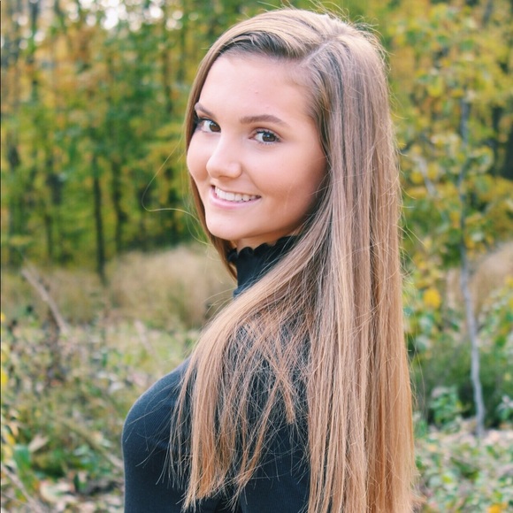 Meet your Posher, Lauren - Picture 1 of 1